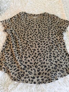 Old Navy Taupe & Black Leopard Print Short Sleeve Tee